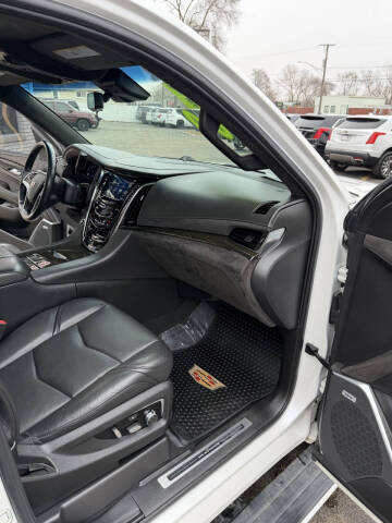 2017 Cadillac Escalade Platinum