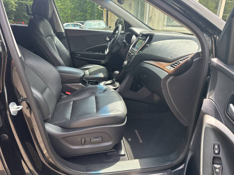 2017 Hyundai Santa Fe SE