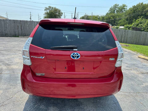 2014 Toyota Prius v Five