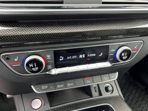 2025 Audi SQ5 3.0T quattro Premium Plus