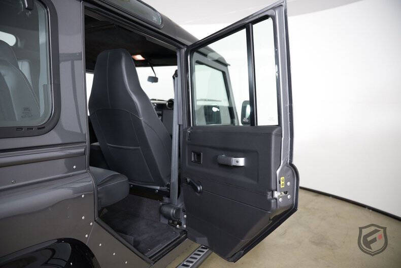 1991 Land Rover Defender