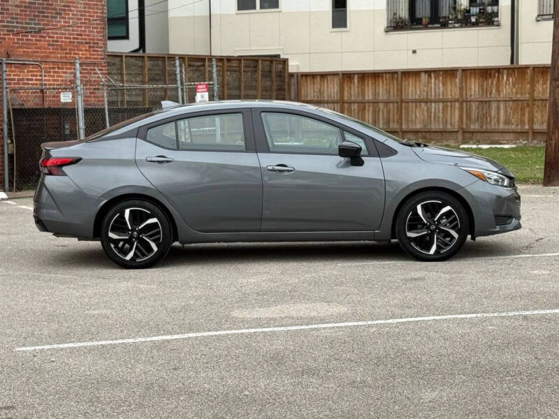 2025 Nissan Versa SR