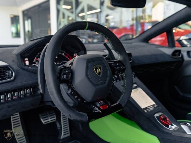 2024 Lamborghini Huracan STO