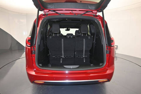 2027 Chrysler Pacifica Limited