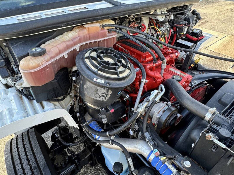 2017 Freightliner M2 106