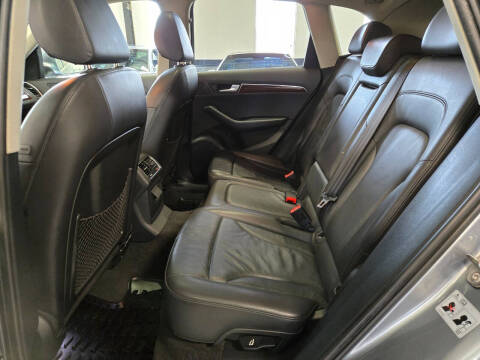 2011 Audi Q5 2.0T quattro Premium Plus