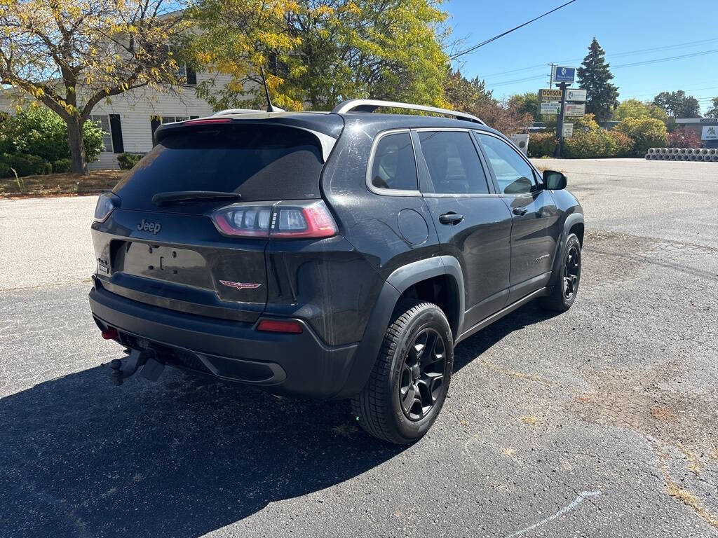 2019 Jeep Cherokee for sale at DECKER AUTO SALES in Bay City, MI