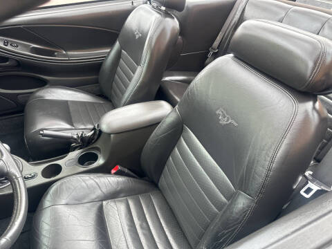 2002 Ford Mustang GT Deluxe