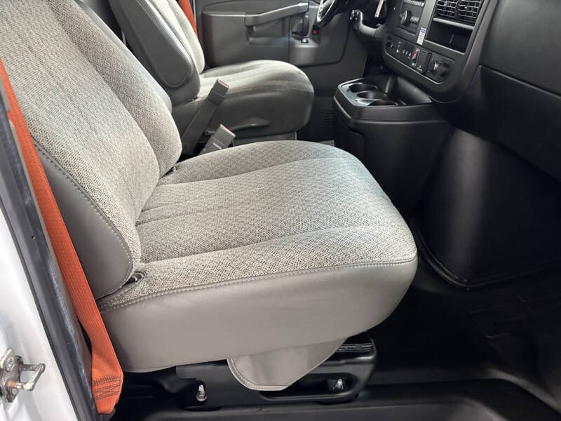 2022 Chevrolet Express 3500