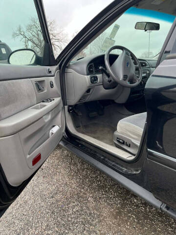 2002 Ford Taurus SE