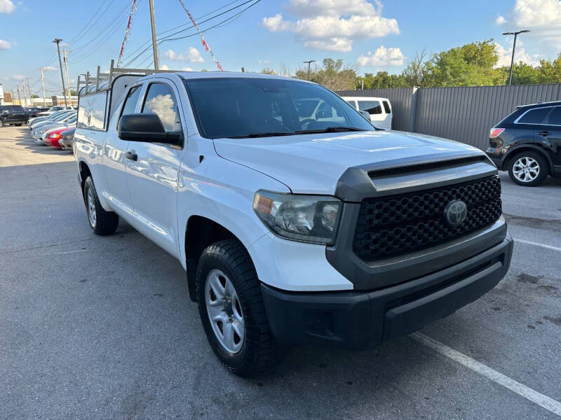 2018 Toyota Tundra SR's photo