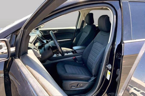2020 Ford Edge SE