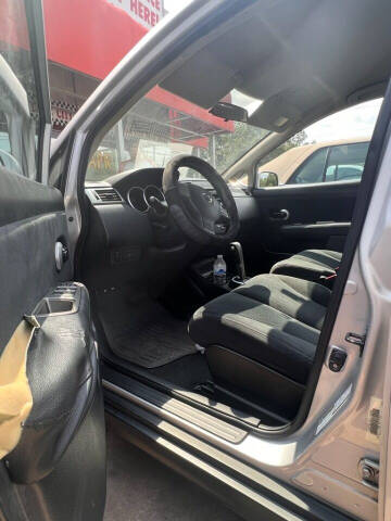 2011 Nissan Versa 1.8 SL