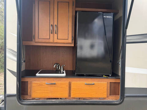 2017 Crossroads RV Sunset Trail