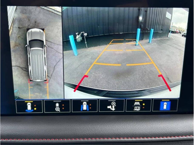 2023 Chevrolet Suburban RST