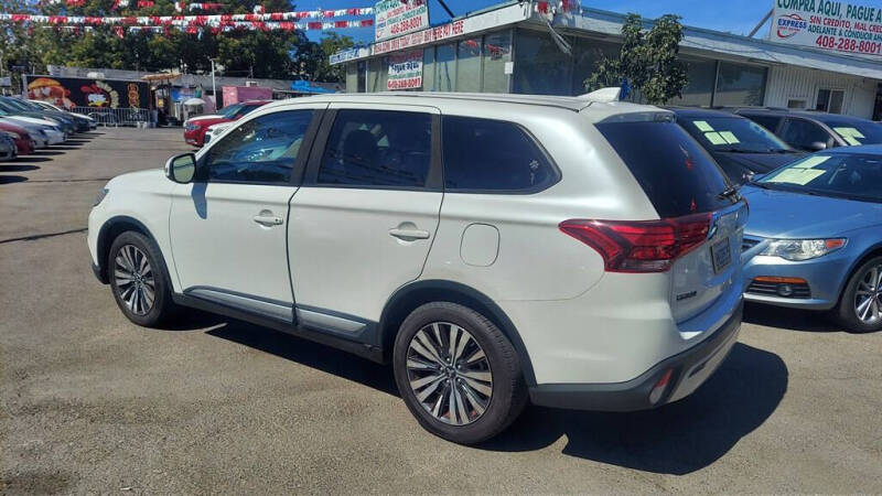 2019 Mitsubishi Outlander SE