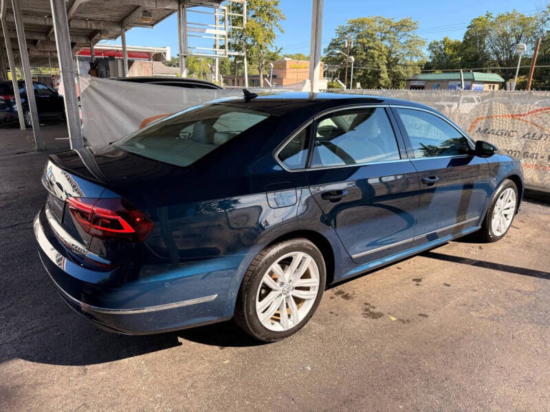 2018 Volkswagen Passat 2.0T SEL Premium