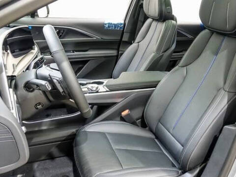 2025 Cadillac LYRIQ Luxury 1