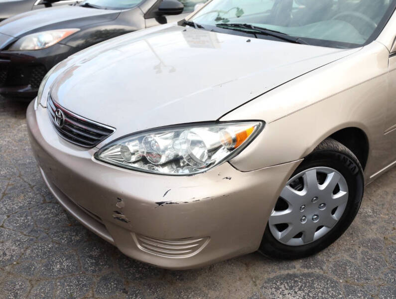 2005 Toyota Camry LE