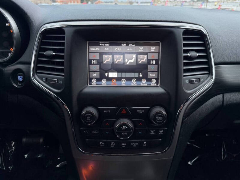 2019 Jeep Grand Cherokee Laredo