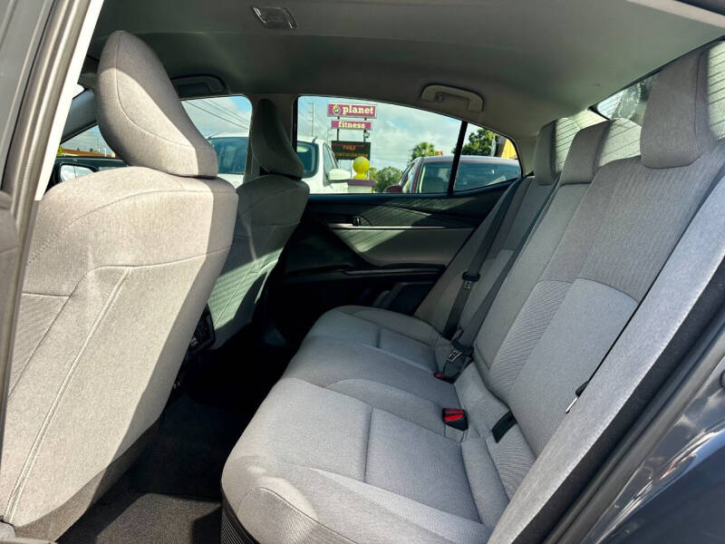 2025 Toyota Camry LE