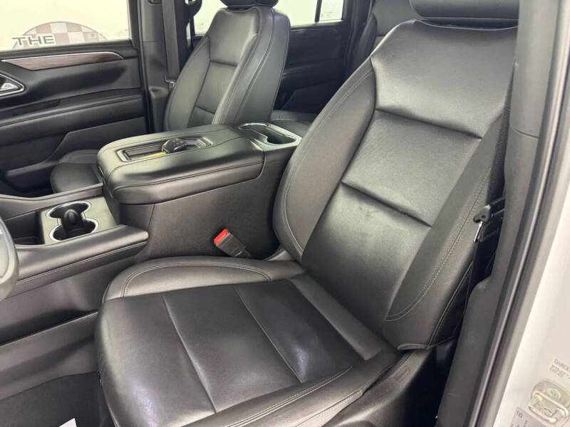 2023 Chevrolet Suburban LT