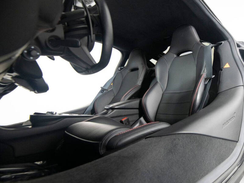 2023 McLaren GT