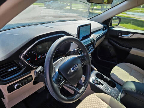 2020 Ford Escape SE