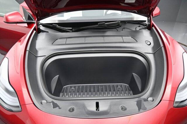 2025 Tesla Model Y Long Range