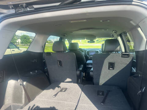2023 GMC Acadia SLT