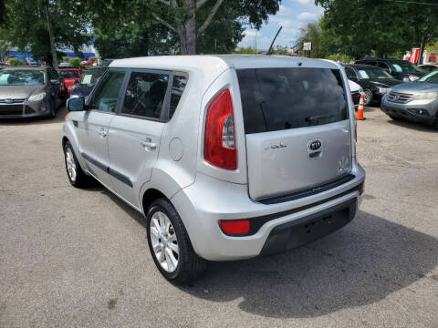 2013 Kia Soul +