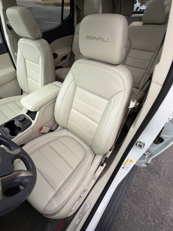 2021 GMC Acadia Denali