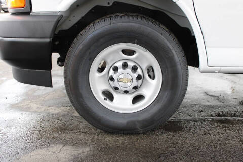 2025 Chevrolet Express 2500
