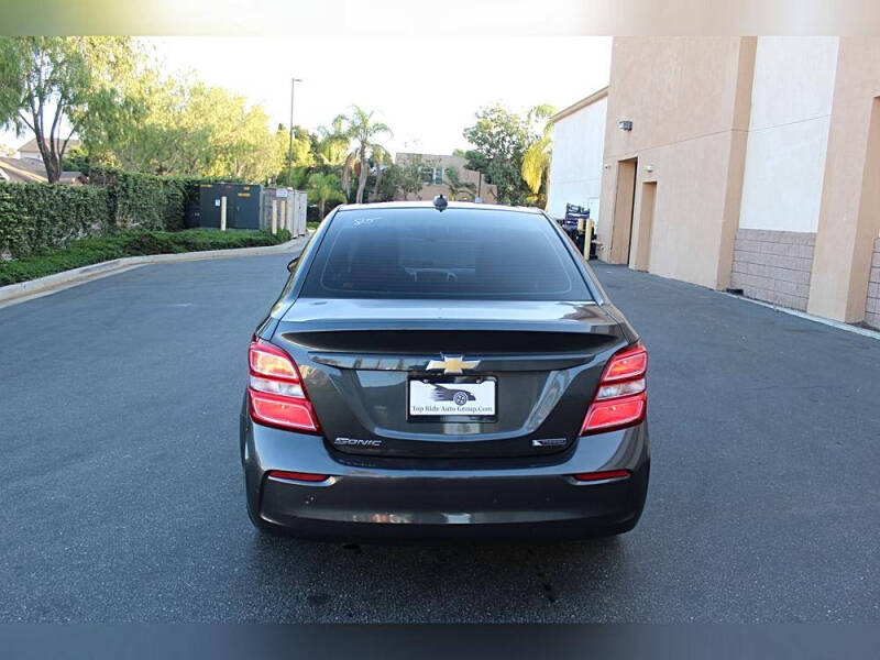 2019 Chevrolet Sonic Premier Auto