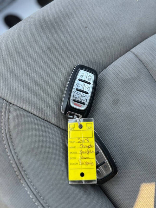 2017 Chrysler Pacifica Touring