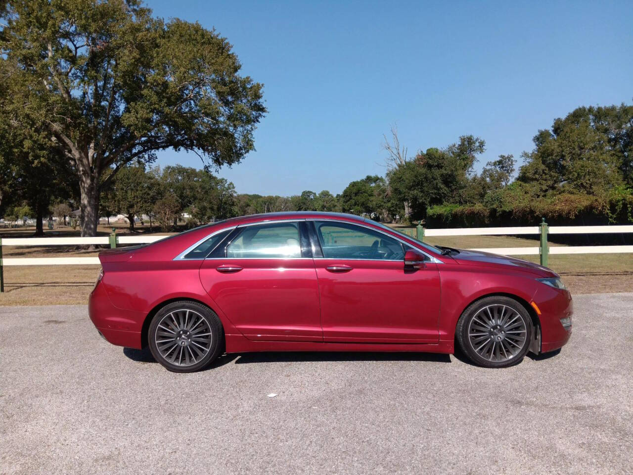 2016 Lincoln MKZ for sale at AUTOPLUG 360 in Stafford, TX