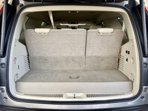 2017 Cadillac Escalade Luxury