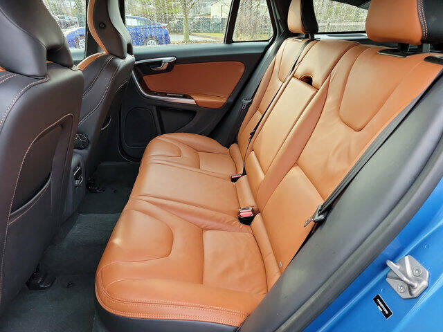 2015 Volvo V60 T5 Drive-E Platinum