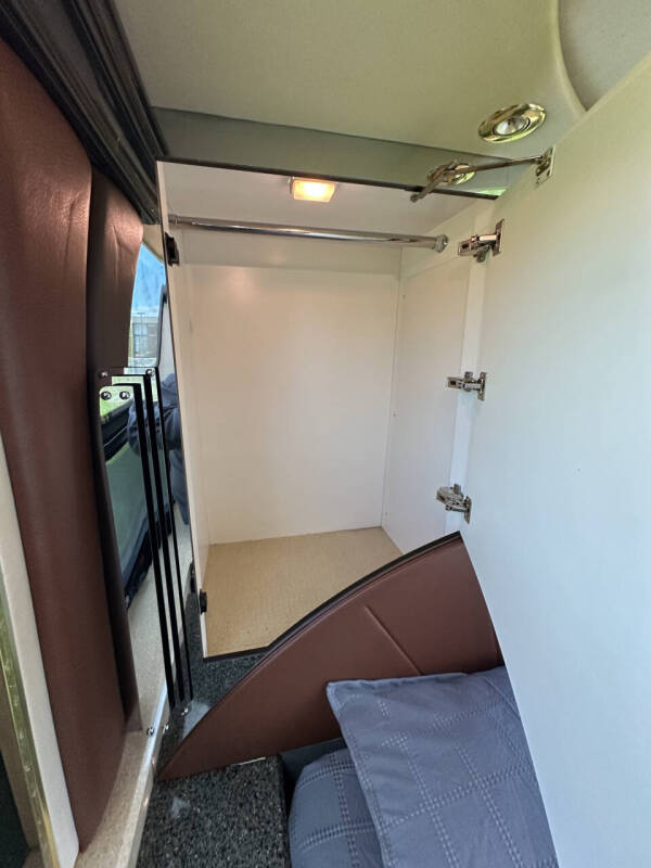 2001 Prevost Liberty