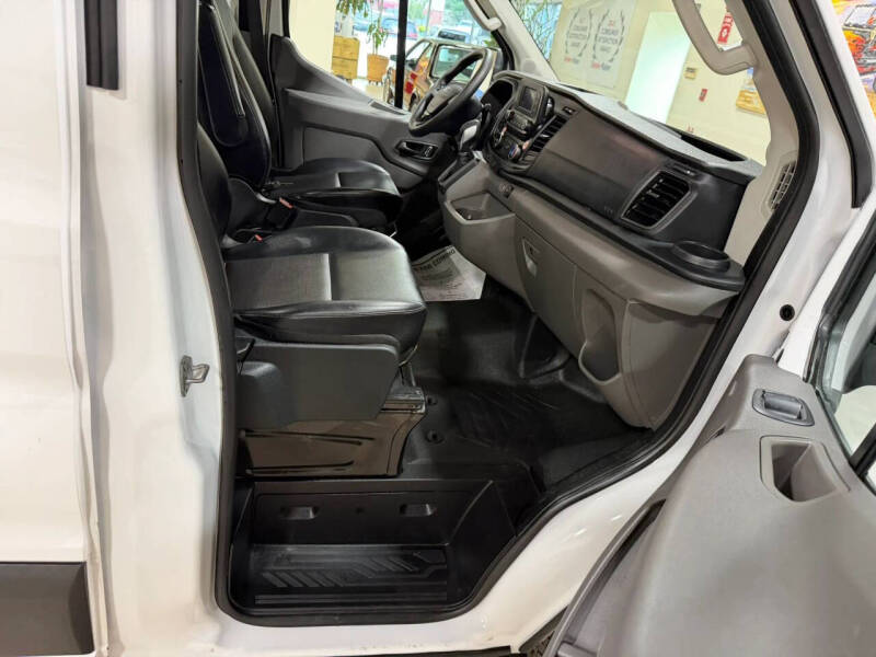 2025 Ford Transit 250