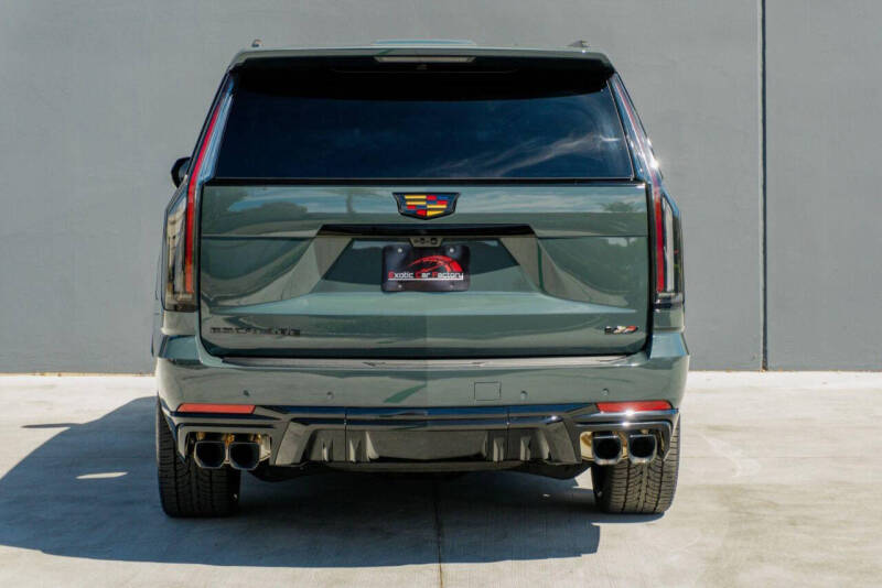 2025 Cadillac Escalade-V