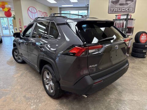 2022 Toyota RAV4 Hybrid XLE