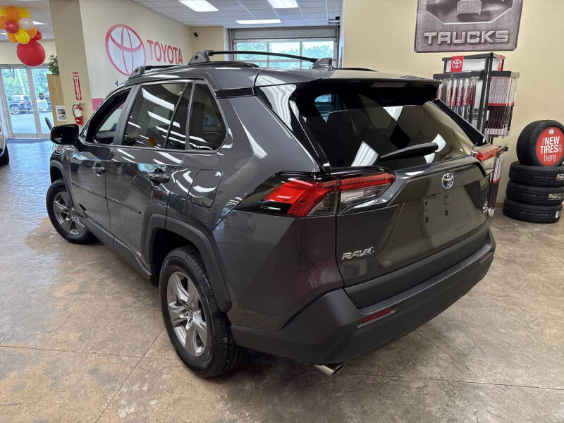 2022 Toyota RAV4 Hybrid XLE