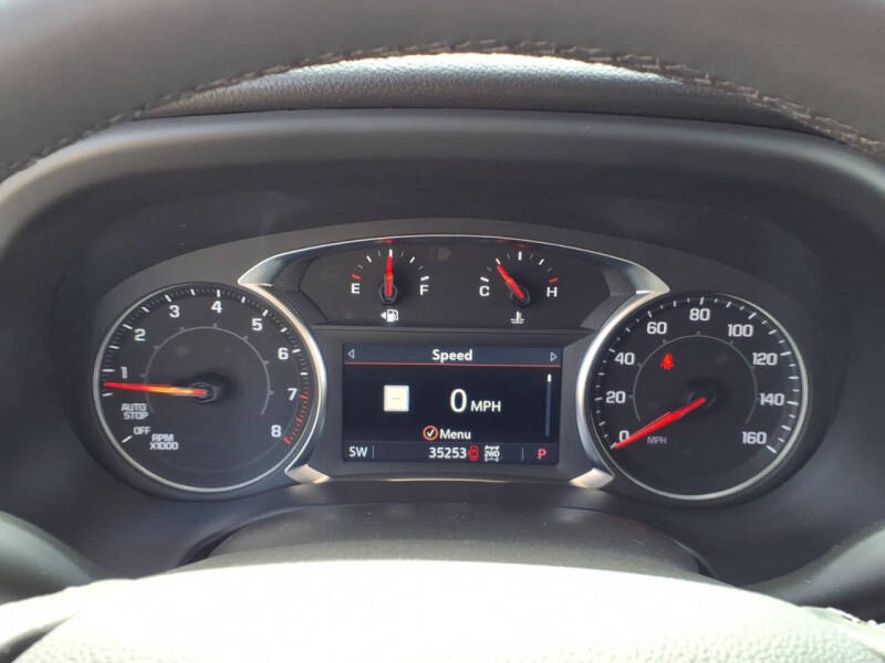 2023 GMC Acadia AT4