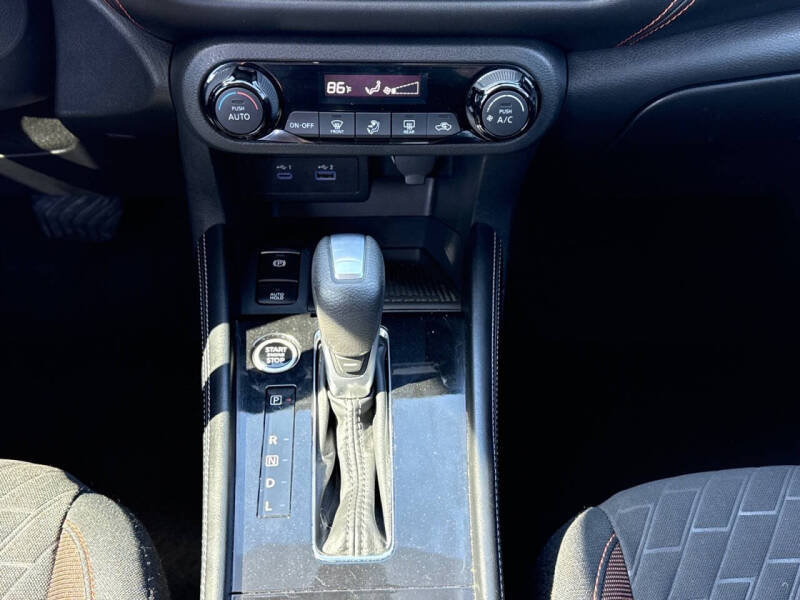2024 Nissan Kicks SR