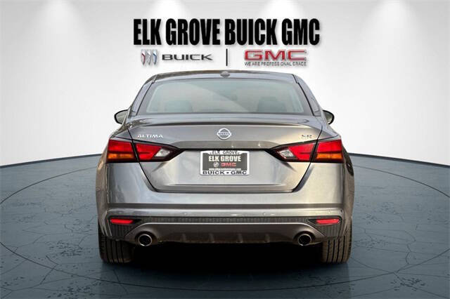 2022 Nissan Altima 2.5 SR