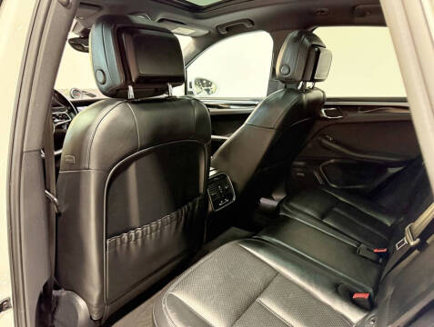 2017 Porsche Macan S