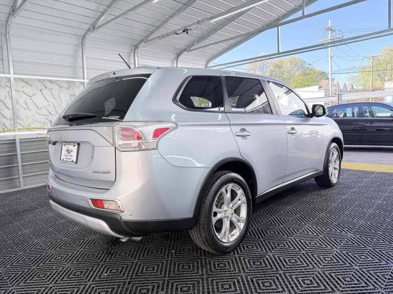 2015 Mitsubishi Outlander SE