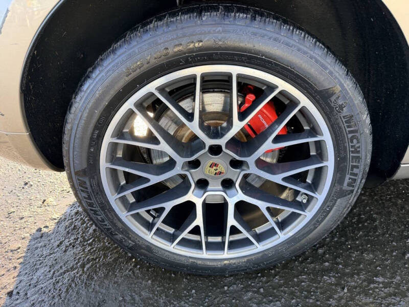 2015 Porsche Macan Turbo