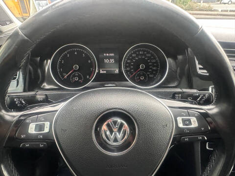 2015 Volkswagen Golf TSI SEL